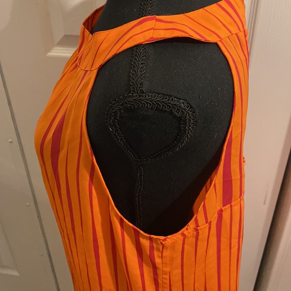 Banana Republic | women’s blouse | size 12 | strips - Picture 3 of 5